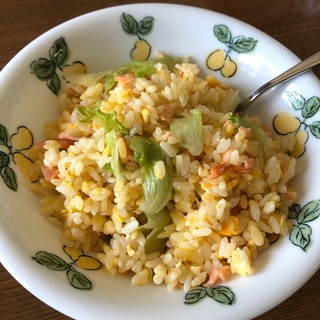 シャキシャキレタスと鮭の炒飯